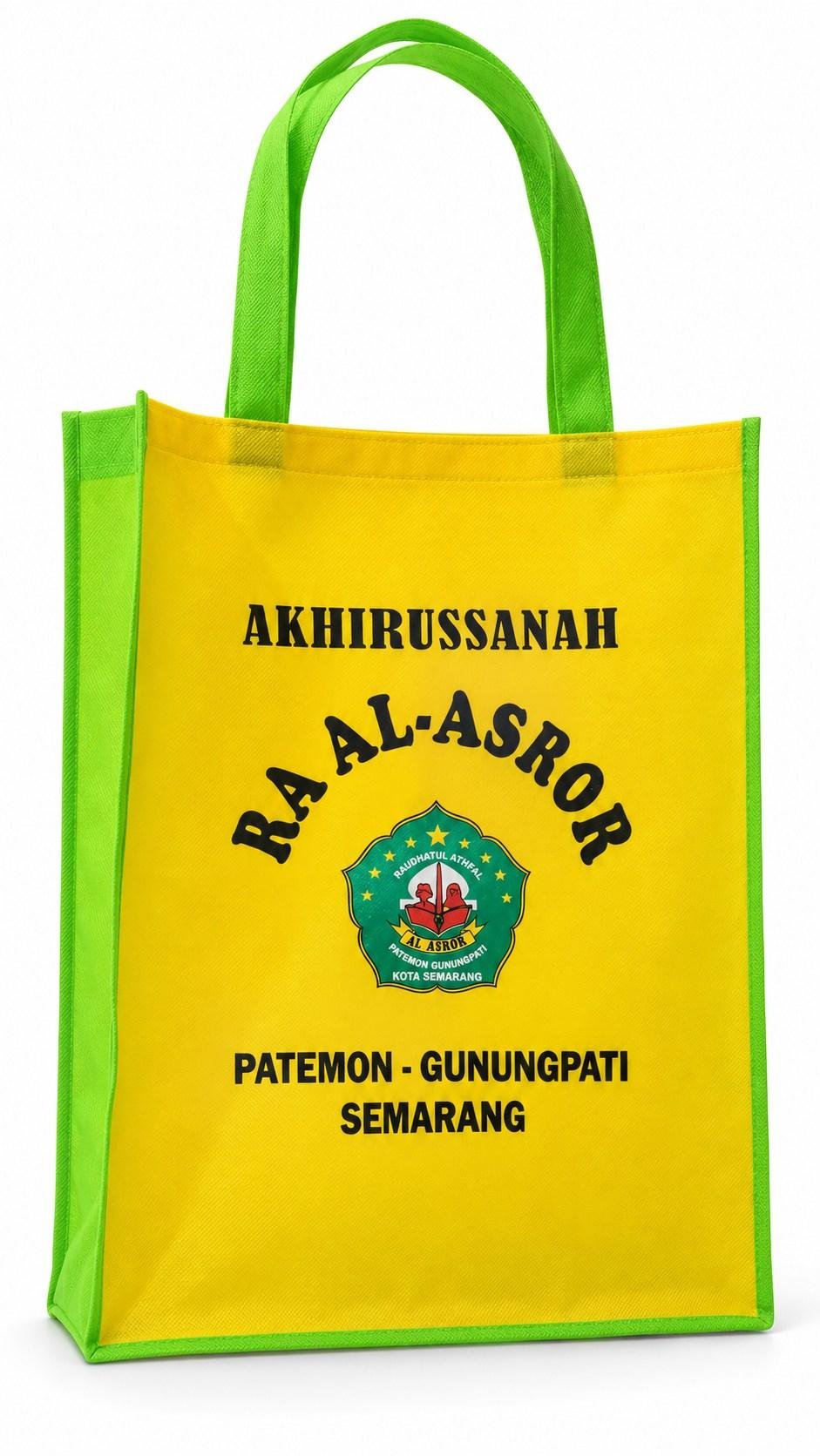 Tas spunbond kuning dengan sisi dan tali hijau serta sablon sekolah